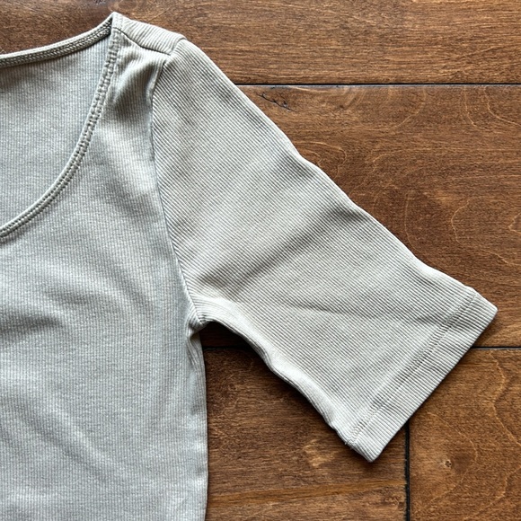 H&M Ribbed Henley Short Sleeve Tan Top - Picture 4 of 5